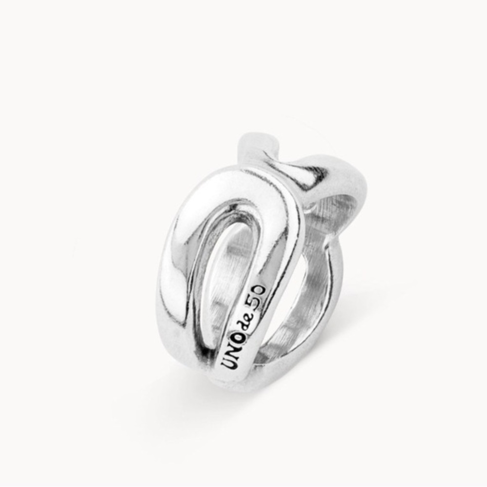 Uno de 50 “finally found you” silver ring